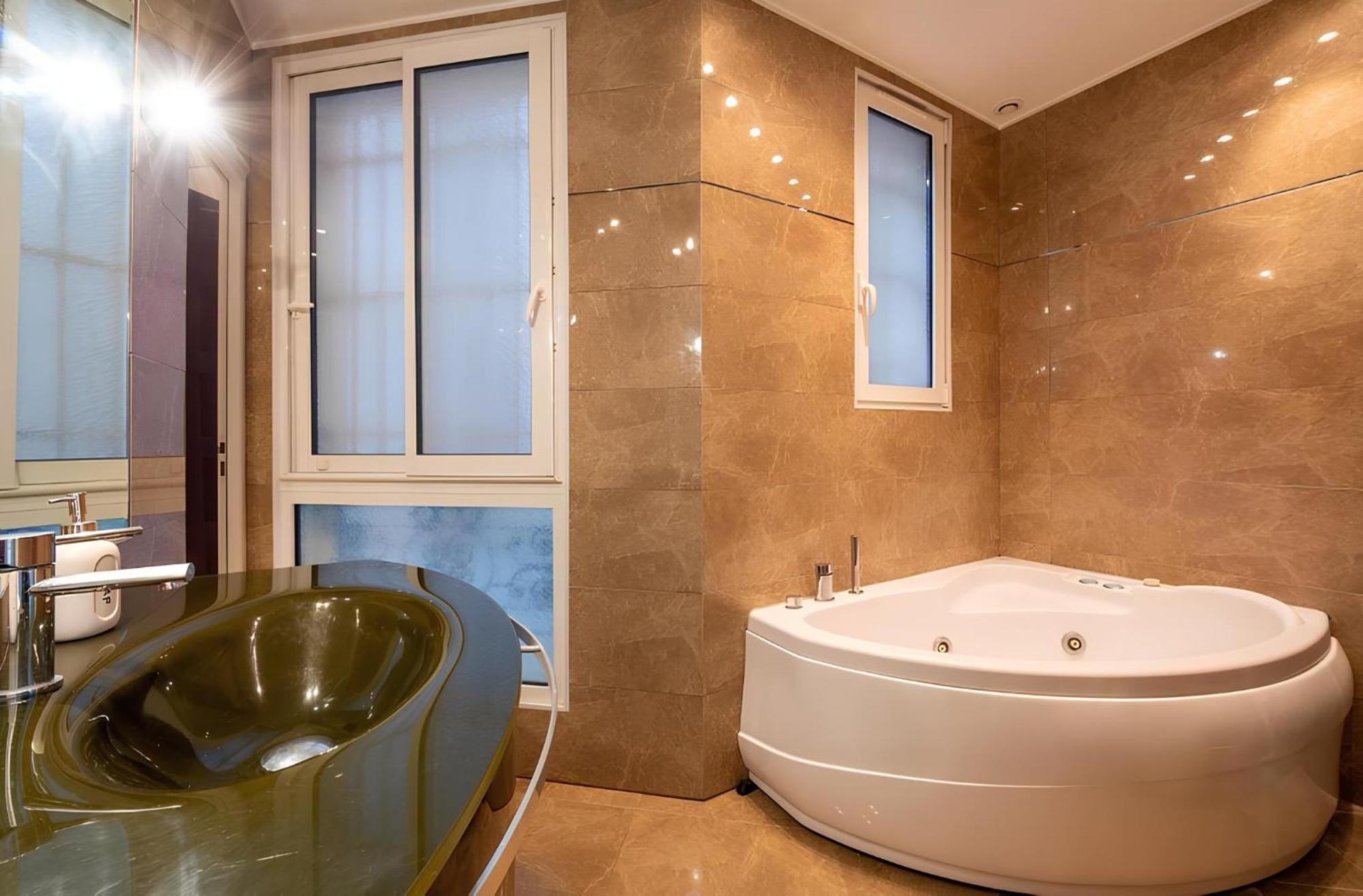 Luxury Style Appartement, Arc De Triomphe - Champs Elysees Париж Екстериор снимка